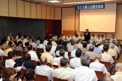 あいさつをする市長