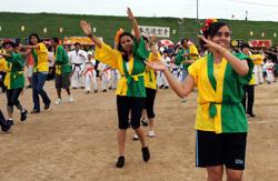 総おどりに参加したブラジル人の皆さん