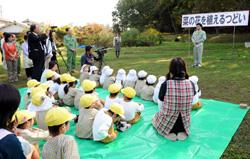 開会式であいさつする市長