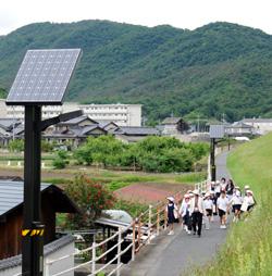 設置した太陽光発電式LED防犯灯