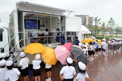 起震車による地震体験