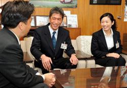 近藤さん(右端)、竹升さん(中央)
