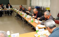 給食の試食