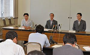 共同記者会見