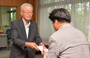 寄付