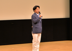 講義する市長