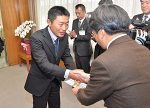 交付