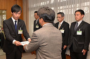 辞令交付