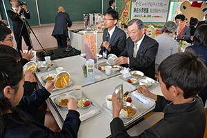 試食
