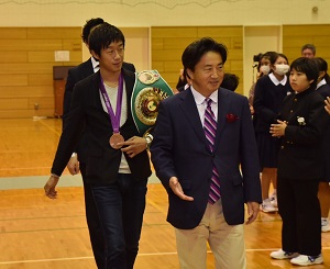 入場