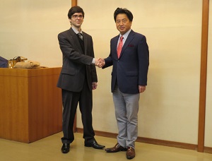 副領事と