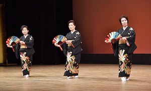 民舞
