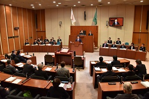 閉会
