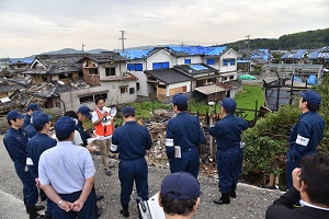 視察