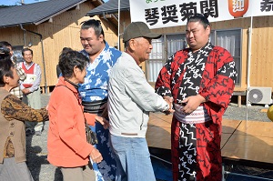 日本相撲協会被災地慰問