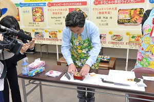 キャラ弁実演