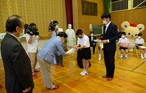 フェイスシールド贈呈式