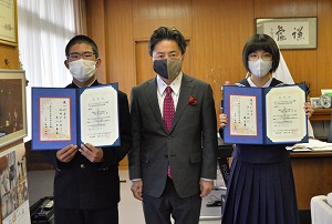 表彰を伝達