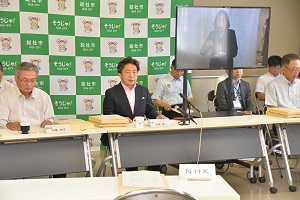 会見の様子