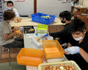 袋詰め作業
