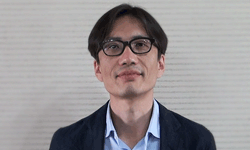 湯浅　誠さん　写真