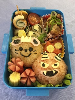 温羅とチュッピーのおにぎり弁当