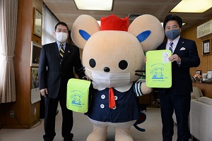 ランドセル寄贈