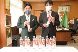 25日　ヨイキゲン株式会社から消毒用高濃度アルコールの寄贈の画像