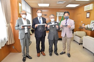 20日　三菱自動車工業（株）から医療用資材の寄贈の画像