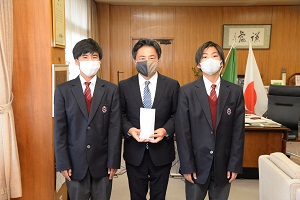 20日　総社南高校から寄付の画像