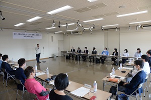 14日　総社市新分野チャレンジ事業者応援補助金交付決定伝達式の画像1