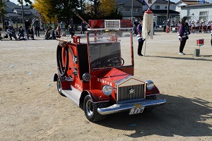 14日　ミニ消防自動車を贈呈の画像2