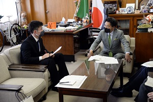 8日　インターンシップ生から政策提言の画像1