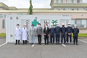 19日　EMC core株式会社から医療用コンテナの寄贈の画像1