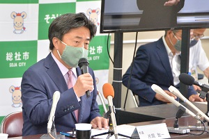3日　6月定例市議会を前に記者会見の画像