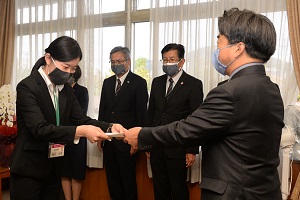 中国学園大学辞令交付の画像1