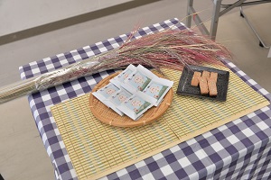 24日　学生と洋菓子店が共同開発した赤米クッキーの完成報告会への画像2