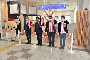 1日　総社駅井原鉄道改札が憩いの場にの画像1