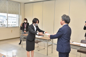 17日　川崎医療福祉大学のインターンシップ生から政策提言の画像2