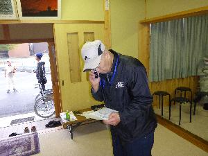 避難勧告を地域へ呼びかける会長の画像