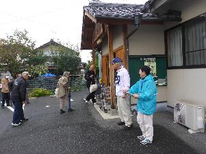 避難場所での安否確認の画像