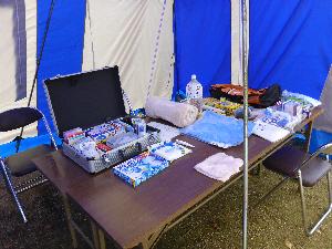 救急用具を展示（砂古地区）の画像
