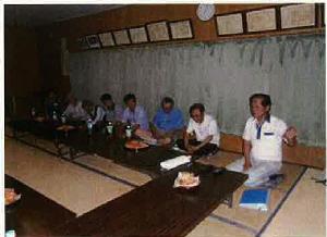 自主防災組織の代表を座長に防災について話し合っている画像