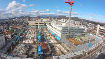 庁舎棟では基礎部分の最終のコンクリート打設を行っています。(令和6年1月15日撮影)の画像