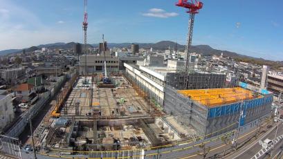 構台(重機の通り道)を撤去しています。東半分の撤去が完了しました。(令和6年2月9日撮影)の画像