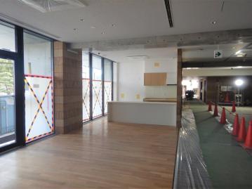 議会棟1階のイートインスペースでは，障がい者就労支援事業所が軽食などを提供します。（令和6年12月13日撮影）の画像