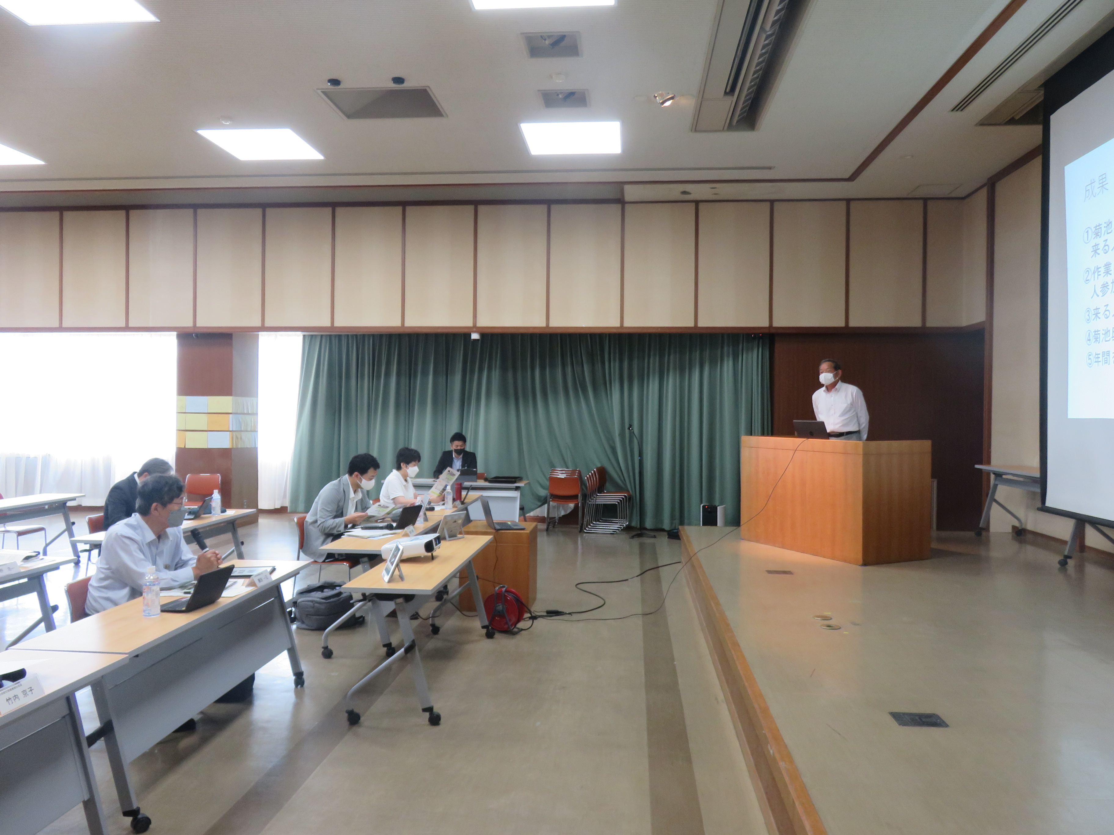 質疑の様子の画像