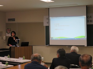 ​報告会の様子（2）の画像