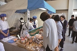 セントラルロビーカフェでの販売