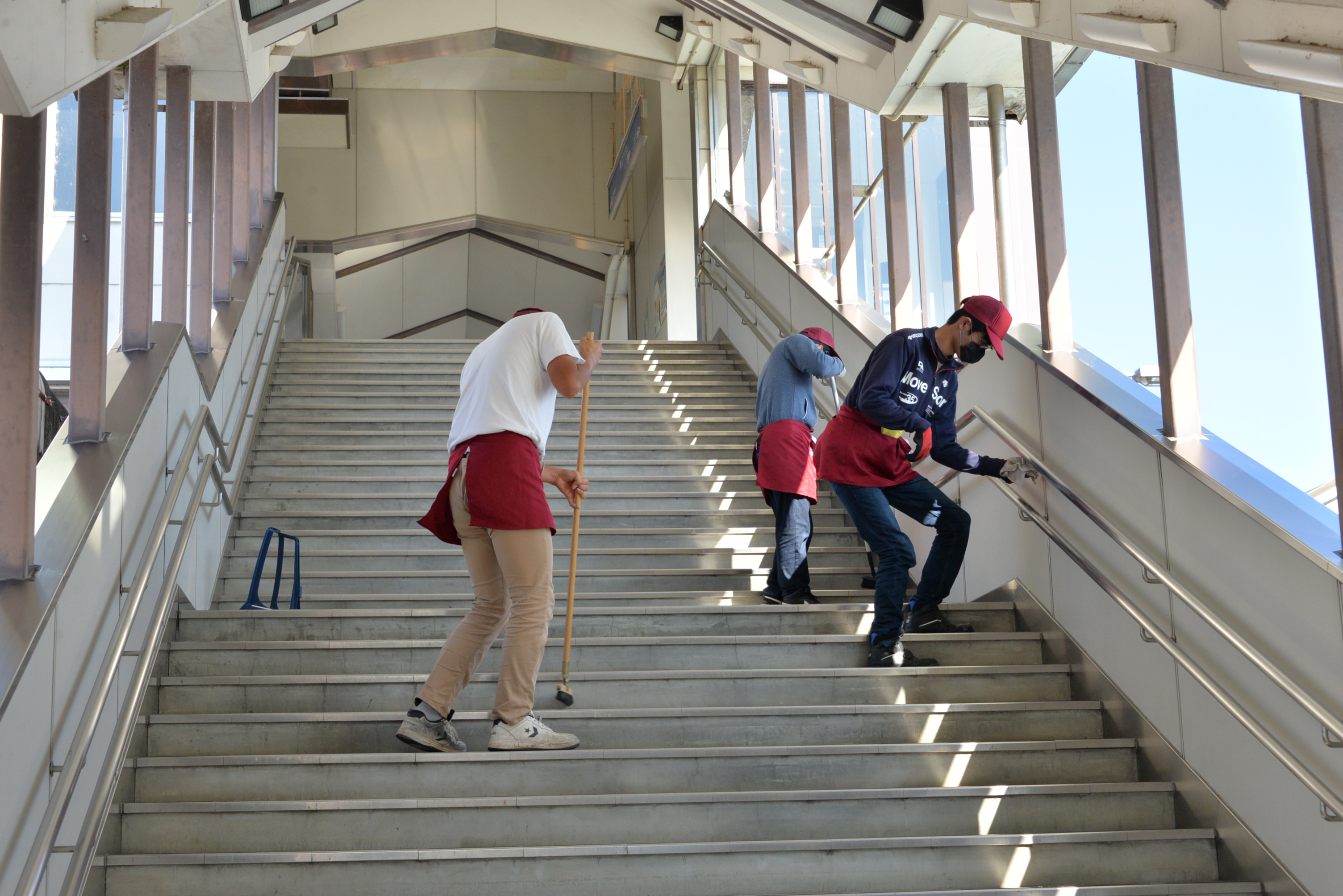 施設外就労（駅清掃）の画像